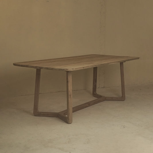 Laura Table
