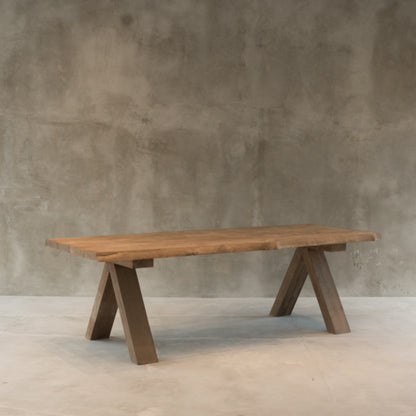 Lambeng Dining Table